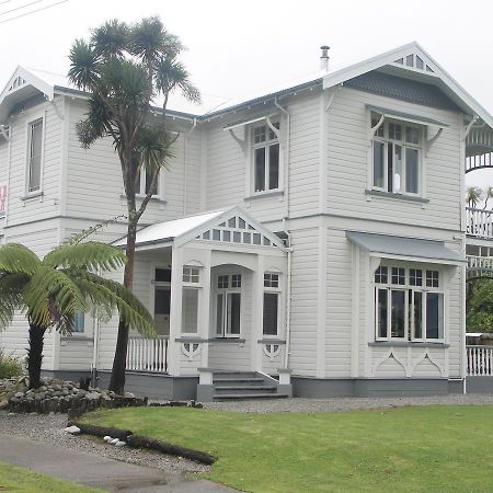 Ostello Wayne'S World Westport Esterno foto